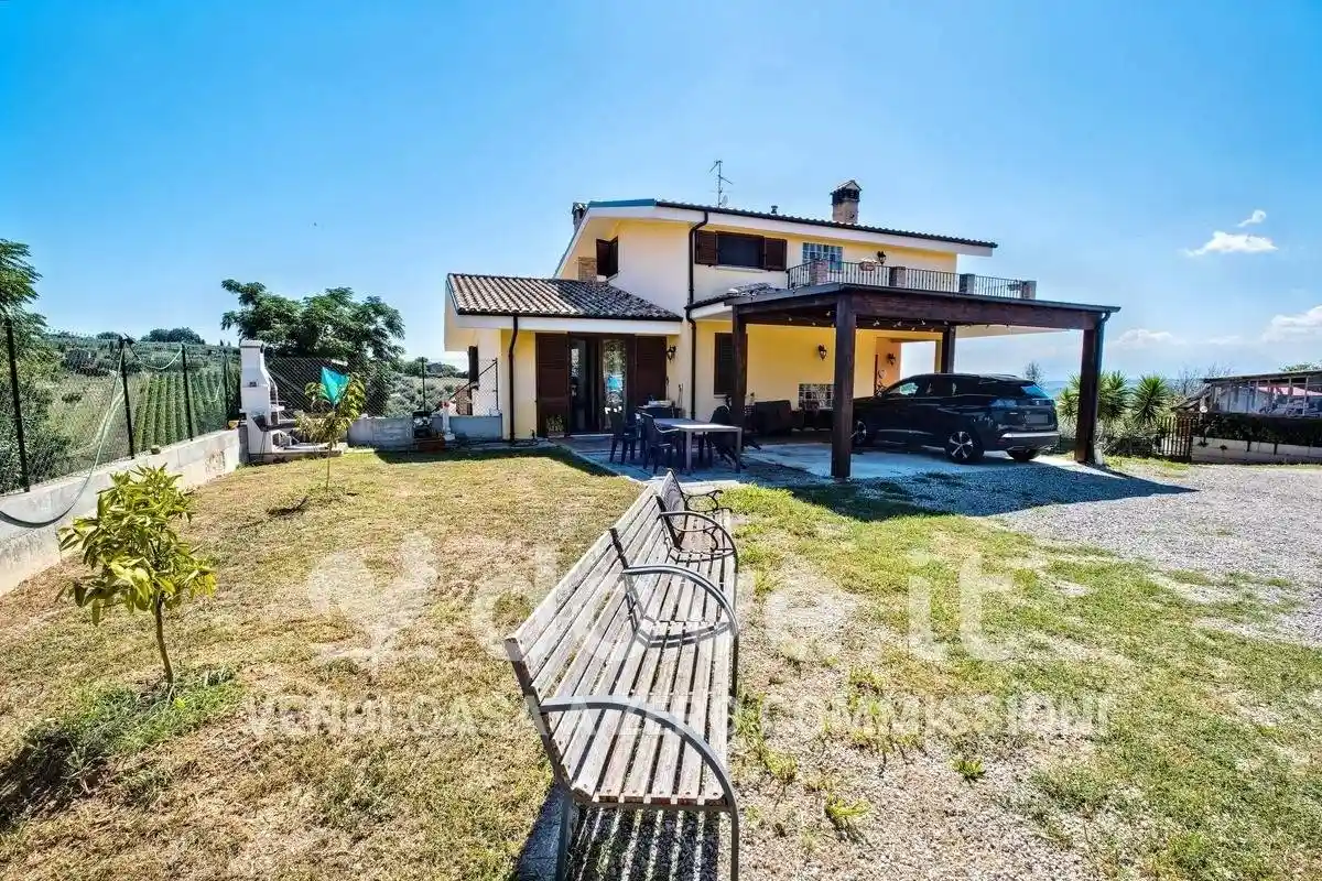 Villa unifamiliare Strada Sant'Agnese snc, Centro, Città Sant'Angelo - foto 2