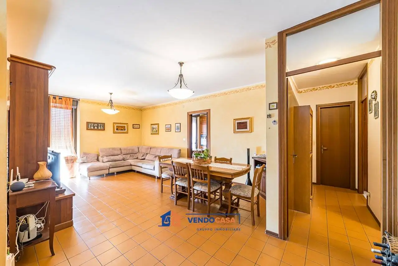 Quadrilocale via Cavalieri di Vittorio Veneto 15, Centro, Saluzzo - foto 2