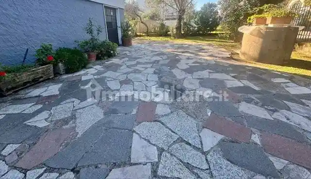 Appartamento in vendita a Luni