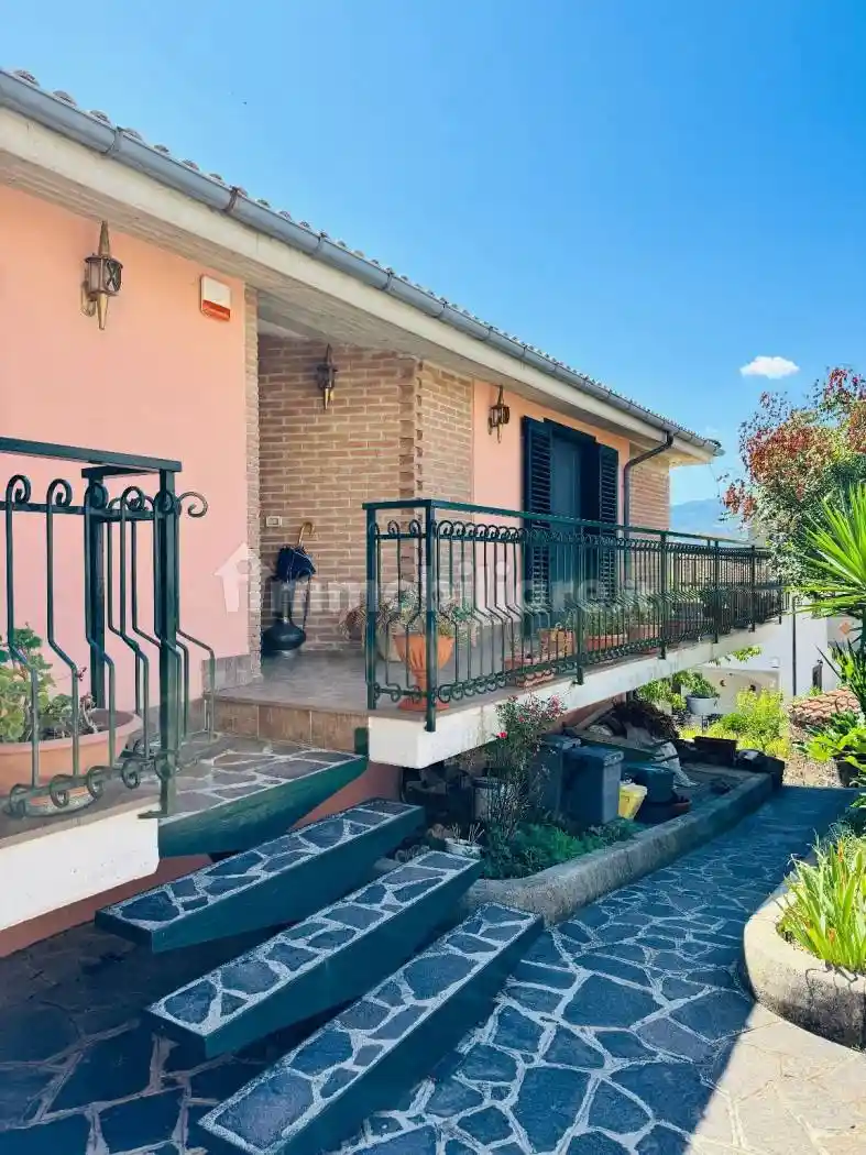 Villa bifamiliare via L. Compassino 3, Centro, Penne - foto 2