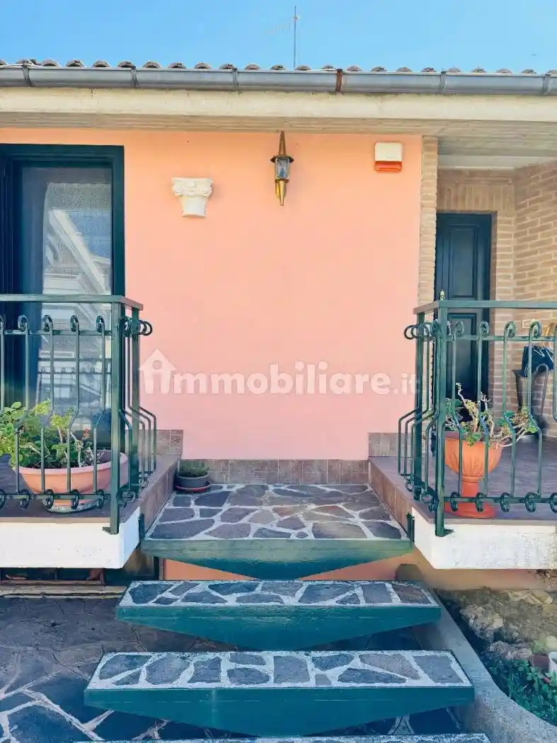 Villa bifamiliare via L. Compassino 3, Centro, Penne - foto 3