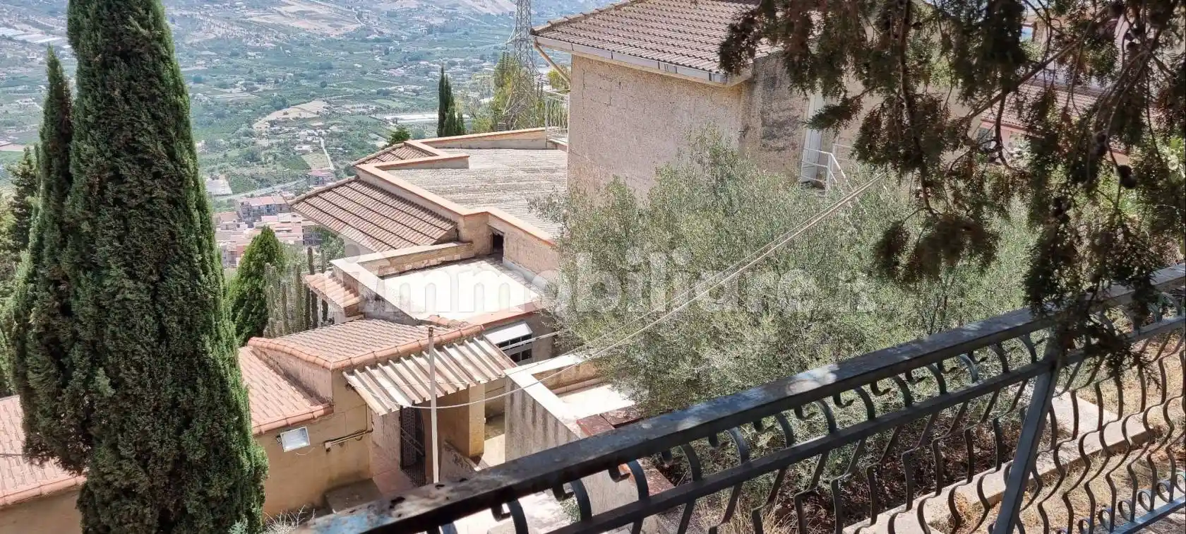 Palazzo - Edificio in vendita a Misilmeri