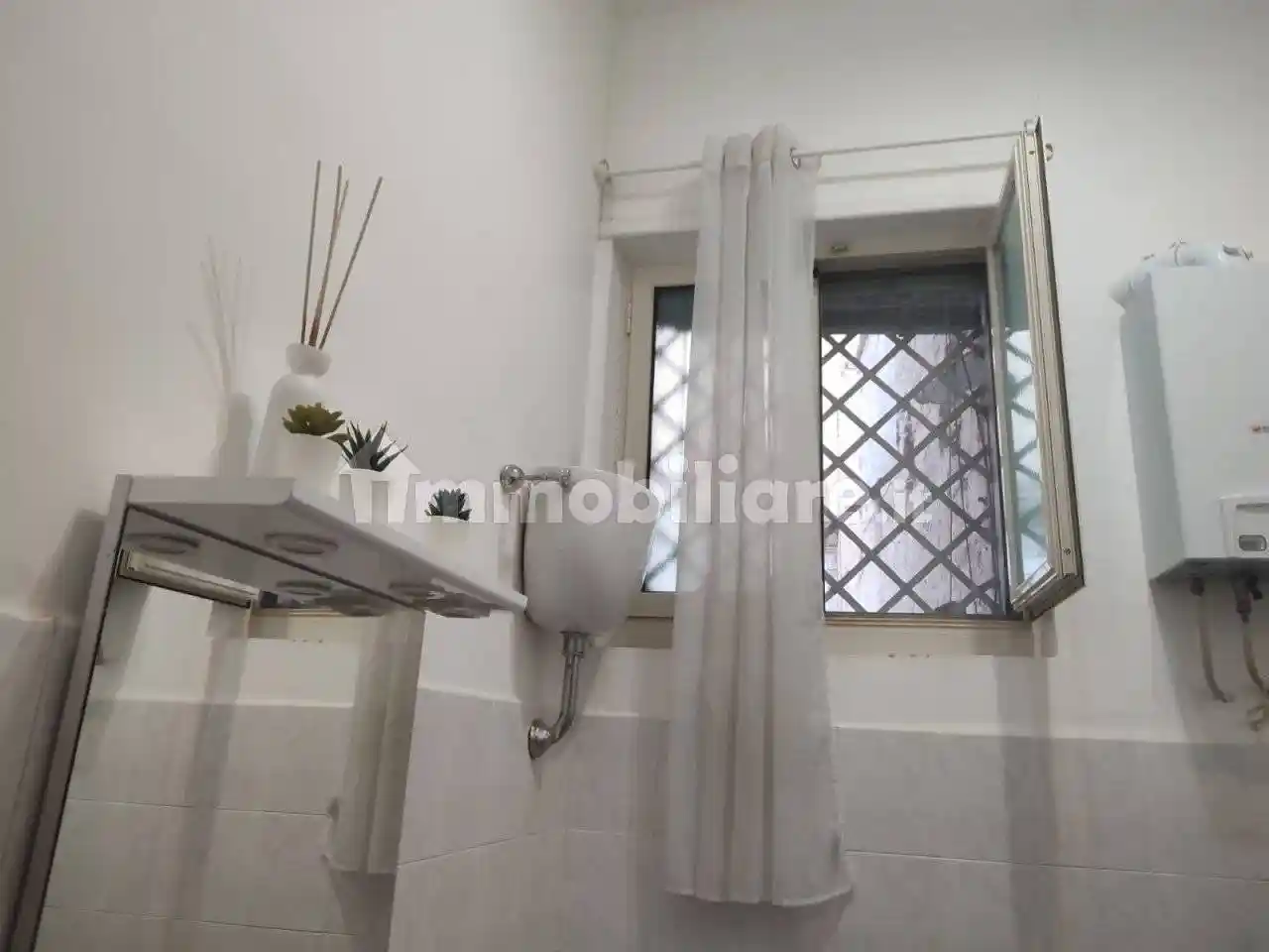 Bilocale via Oronzio Massa 13, Porto - Municipio, Napoli - foto 4