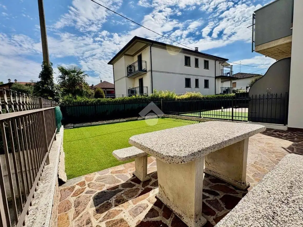 Trilocale via Carlo Casalegno 99, Calcinate - foto 2