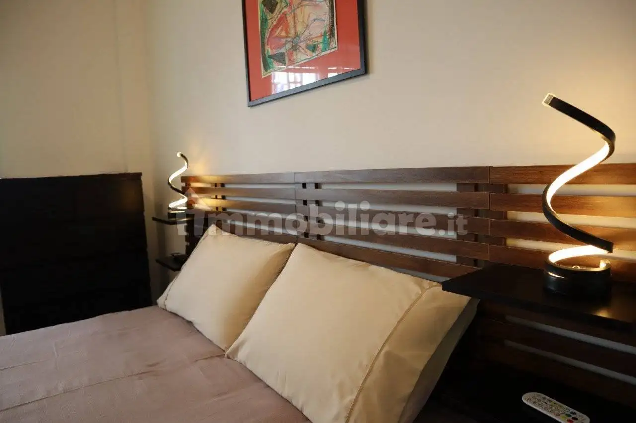 Appartamento in affitto a Napoli