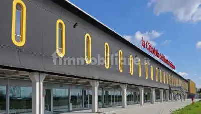 Palazzo - Stabile in asta a Prarolo