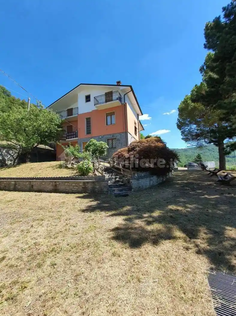 Villa in vendita a Alta Val Tidone