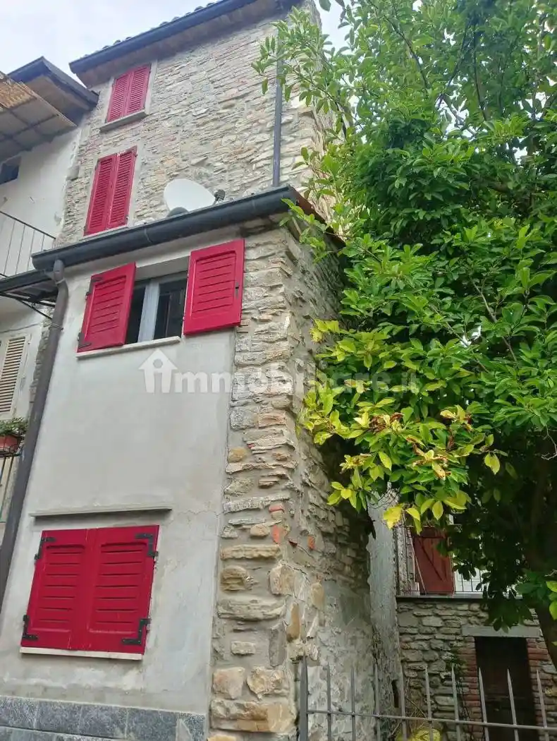 Villa in vendita a Alta Val Tidone