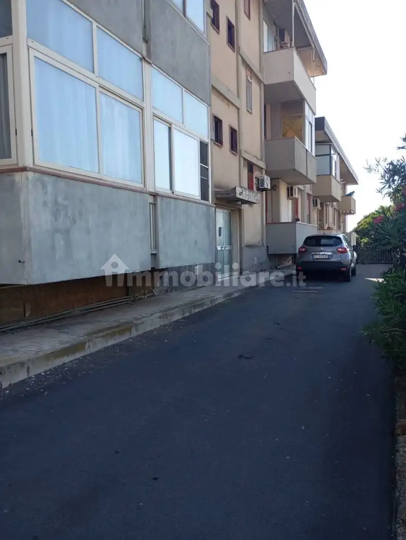 Palazzo - Edificio in vendita a Camporotondo Etneo