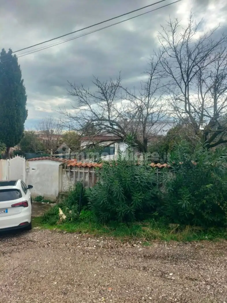 Villa in vendita a Aprilia