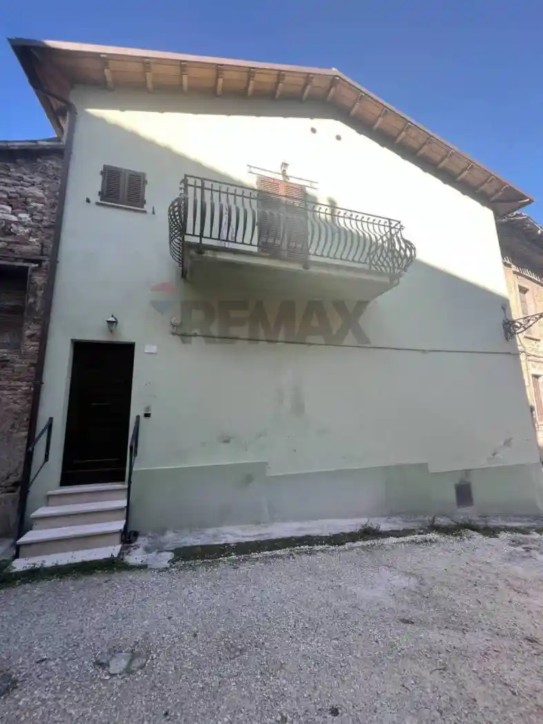 Casa indipendente in vendita a Pergola