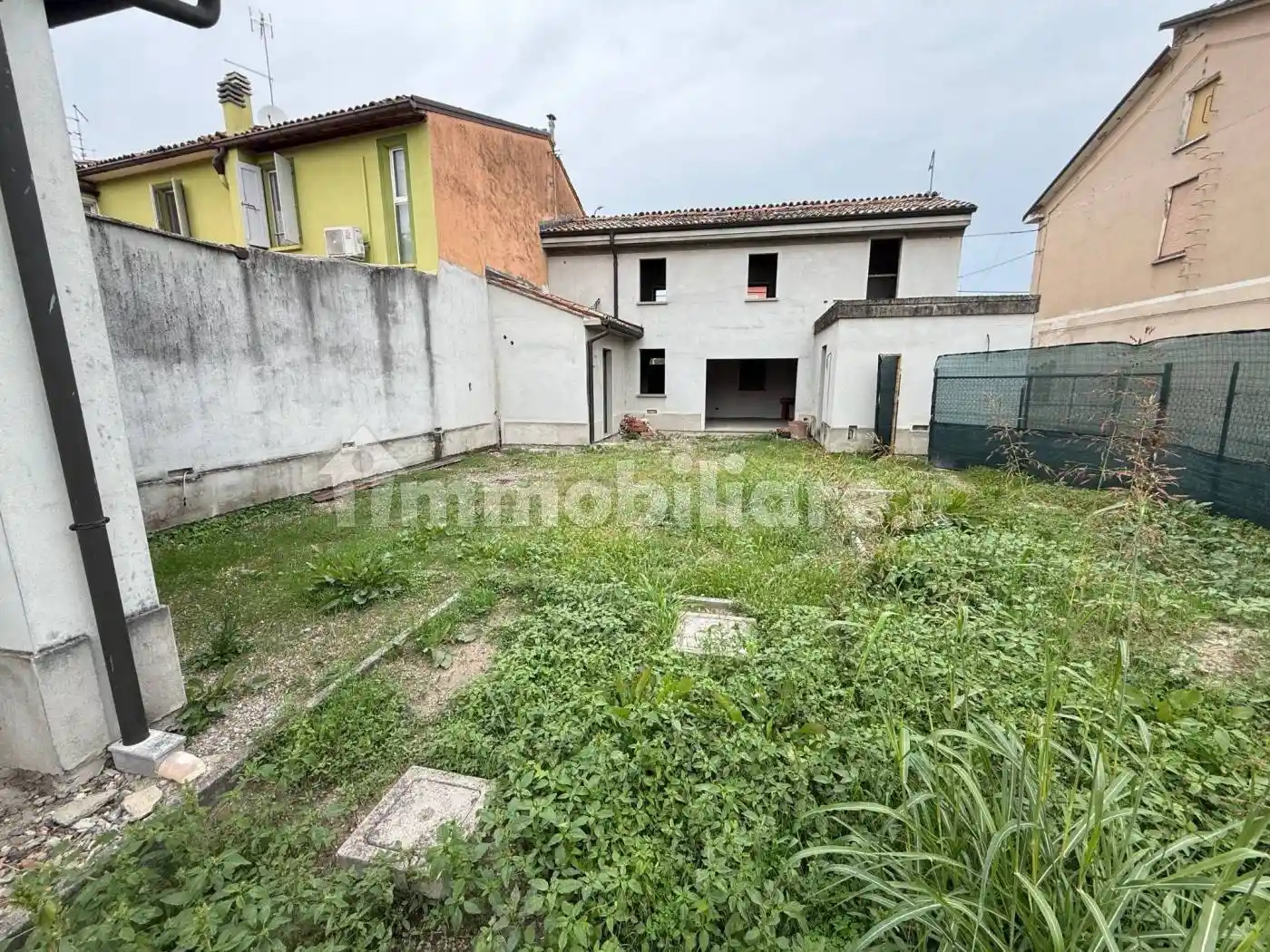 Villa in vendita a Monticelli d'Ongina