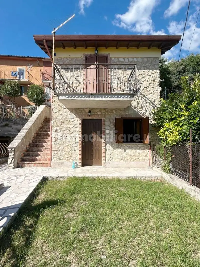 Villa in vendita a Rivodutri