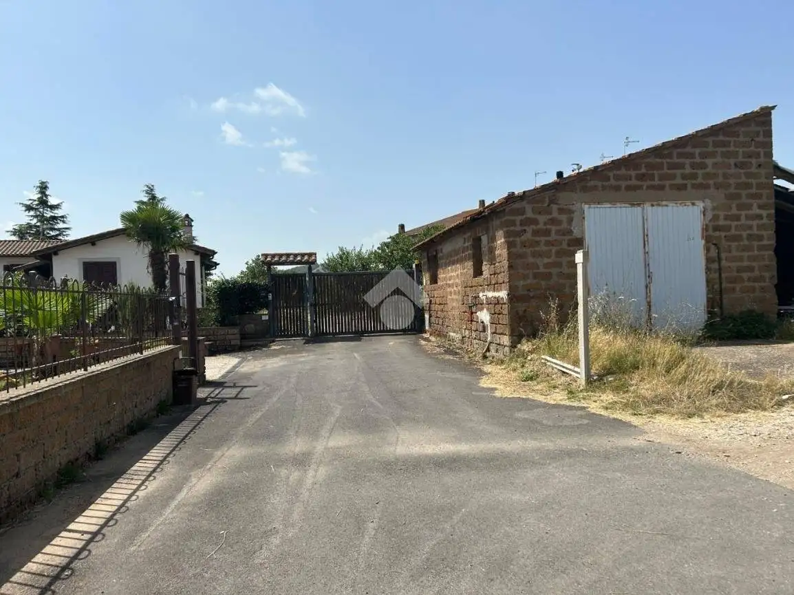 Rustico - Casale in vendita a Blera