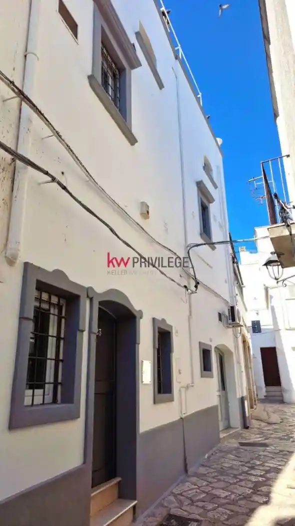 Palazzo - Edificio in vendita a Fasano