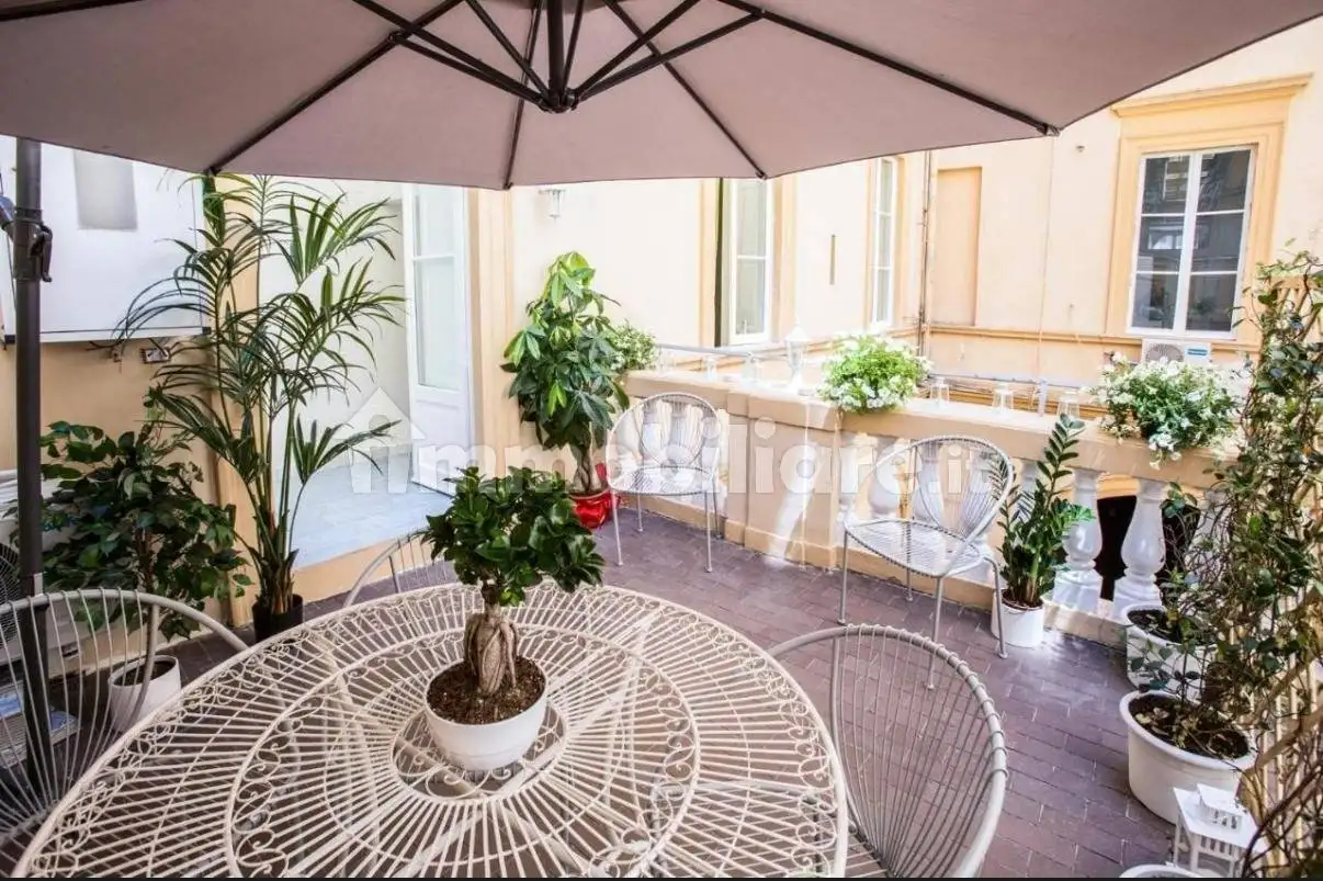 Appartamento in vendita a Napoli