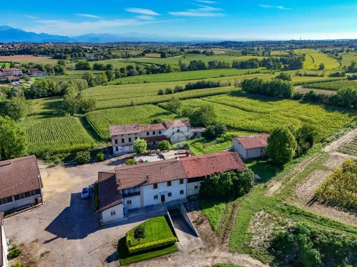 Rustico - Casale in vendita a Pozzolengo