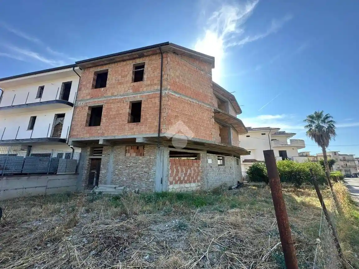 Palazzo - Edificio in vendita a Trebisacce