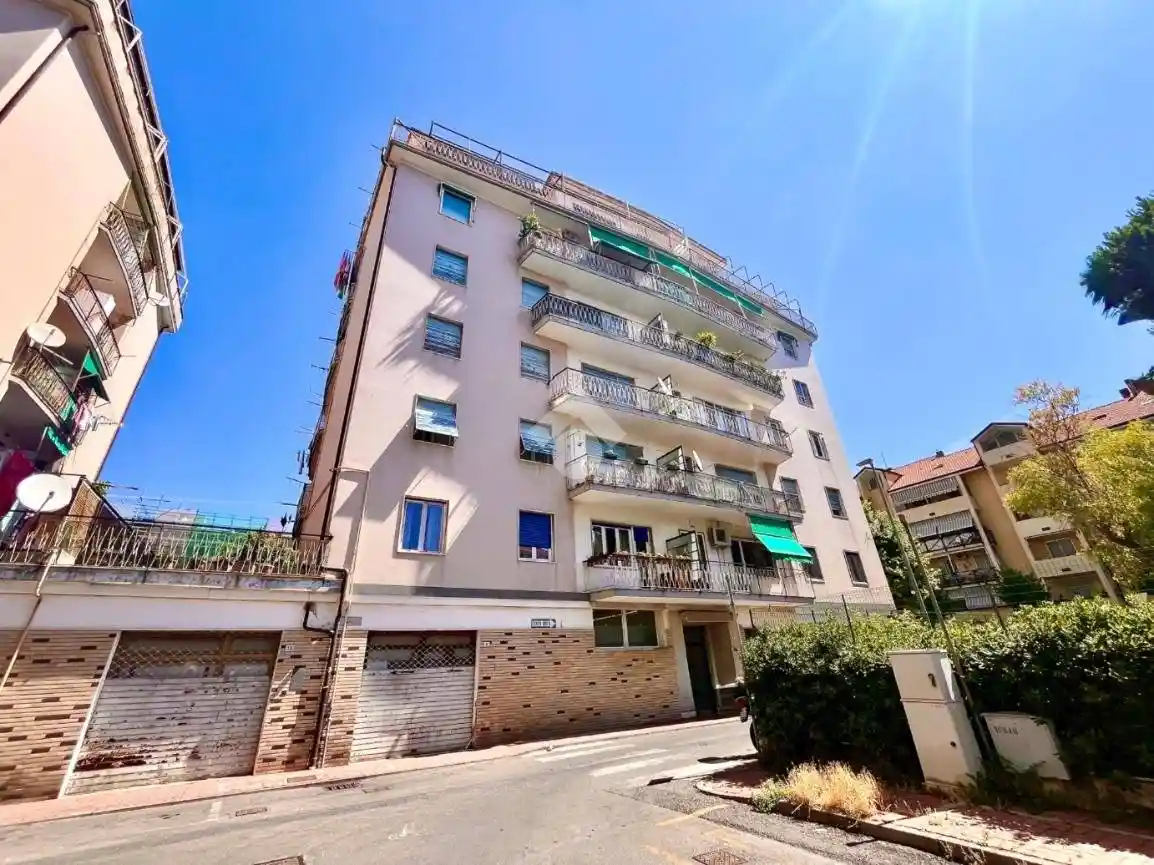 Appartamento in vendita a Albenga
