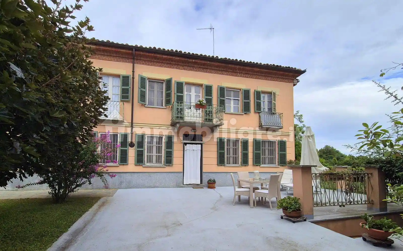 Villa in vendita a Montaldo Scarampi
