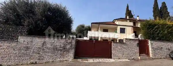 Villa in vendita a Lavagno