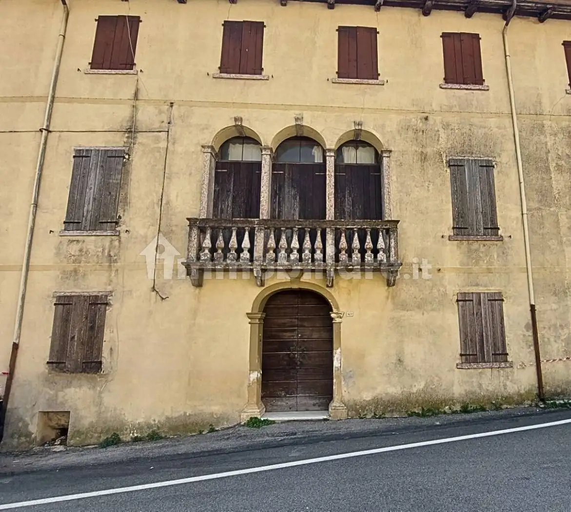 Palazzo - Edificio in vendita a Valbrenta