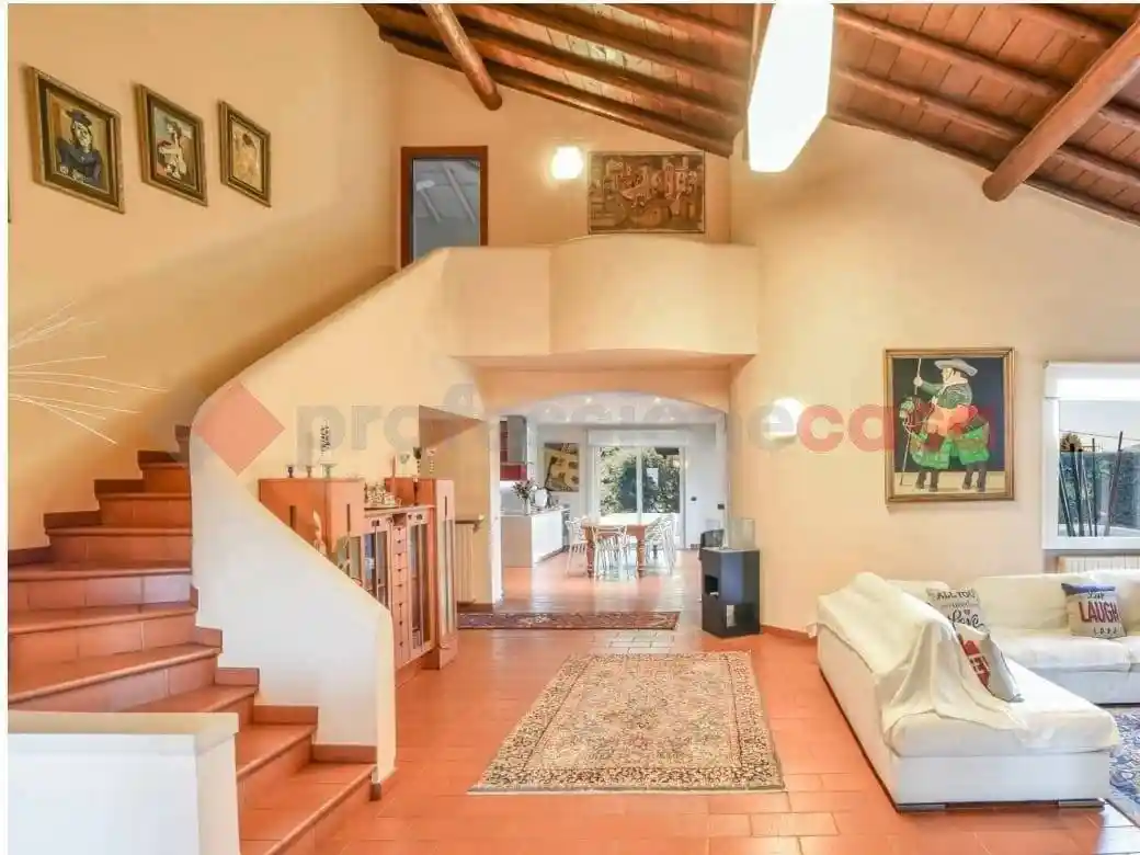 Villa in vendita a Dormelletto