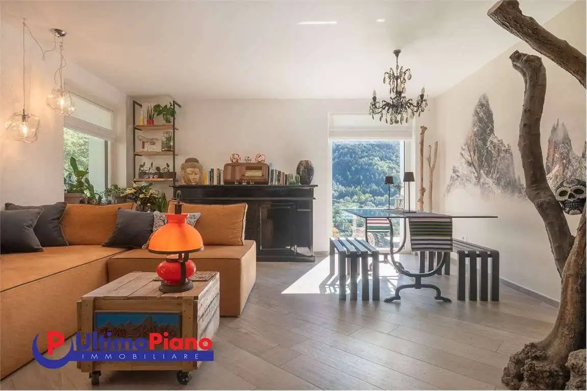 Trilocale frazione Epaillon, 22, Centro, Antey-Saint-Andrè - foto 5