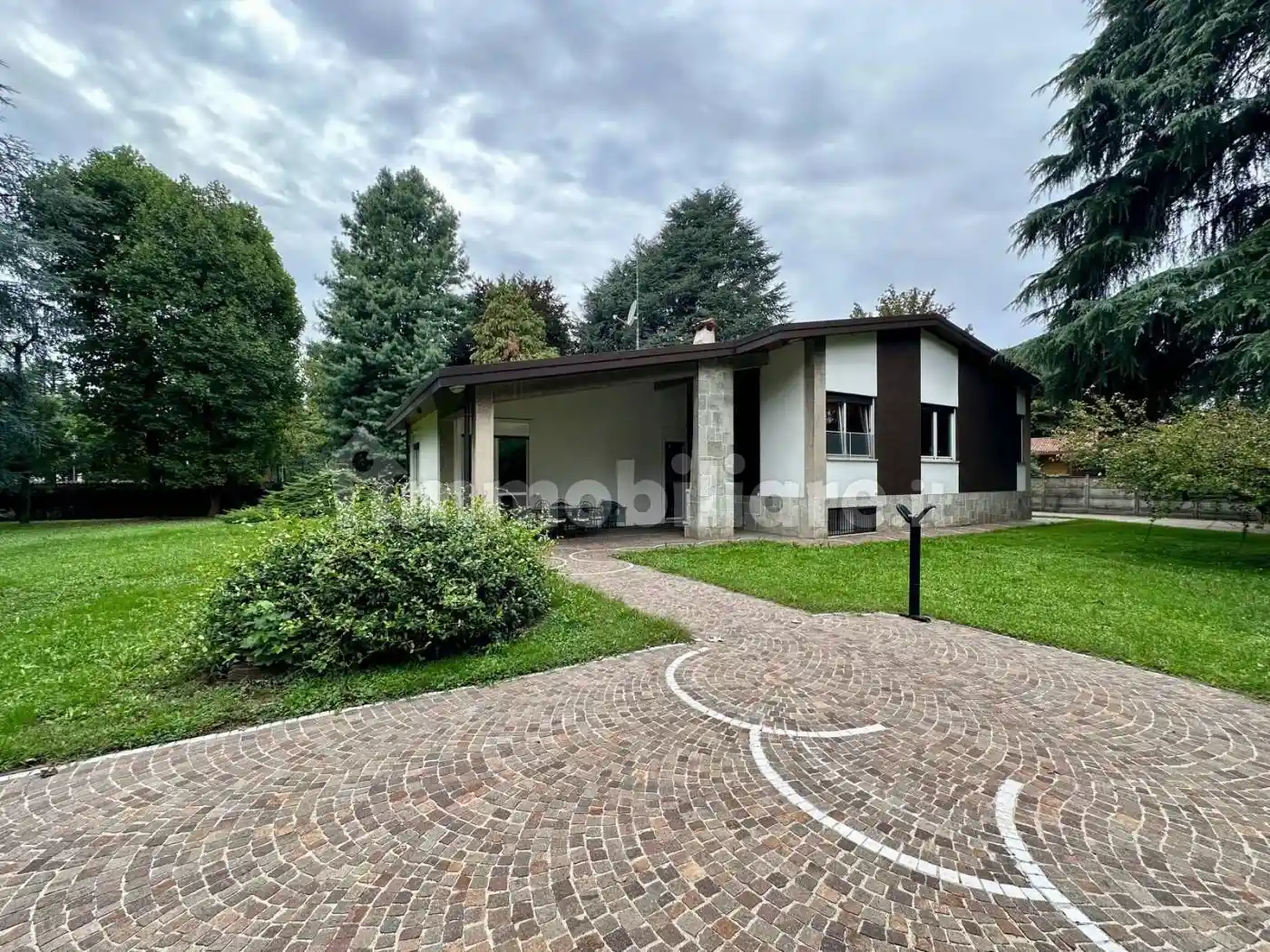 Villa in vendita a Desio