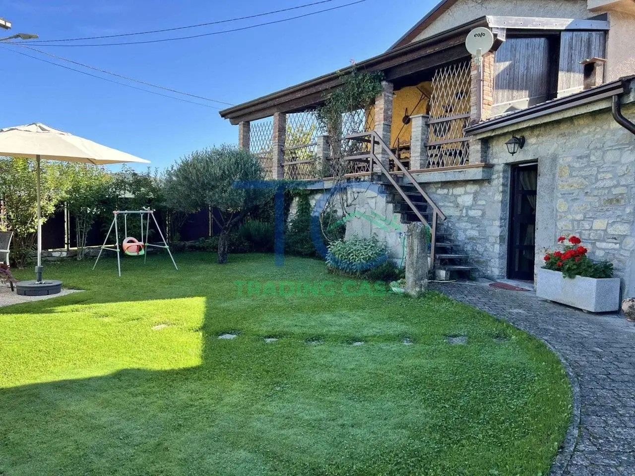 Villa in vendita a Corte Brugnatella