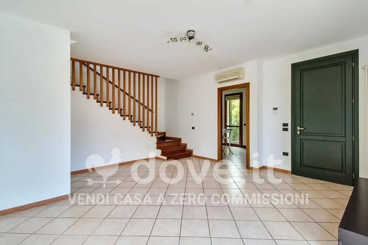 Villa a schiera viale U. Foscolo 15, Due Carrare - foto 2