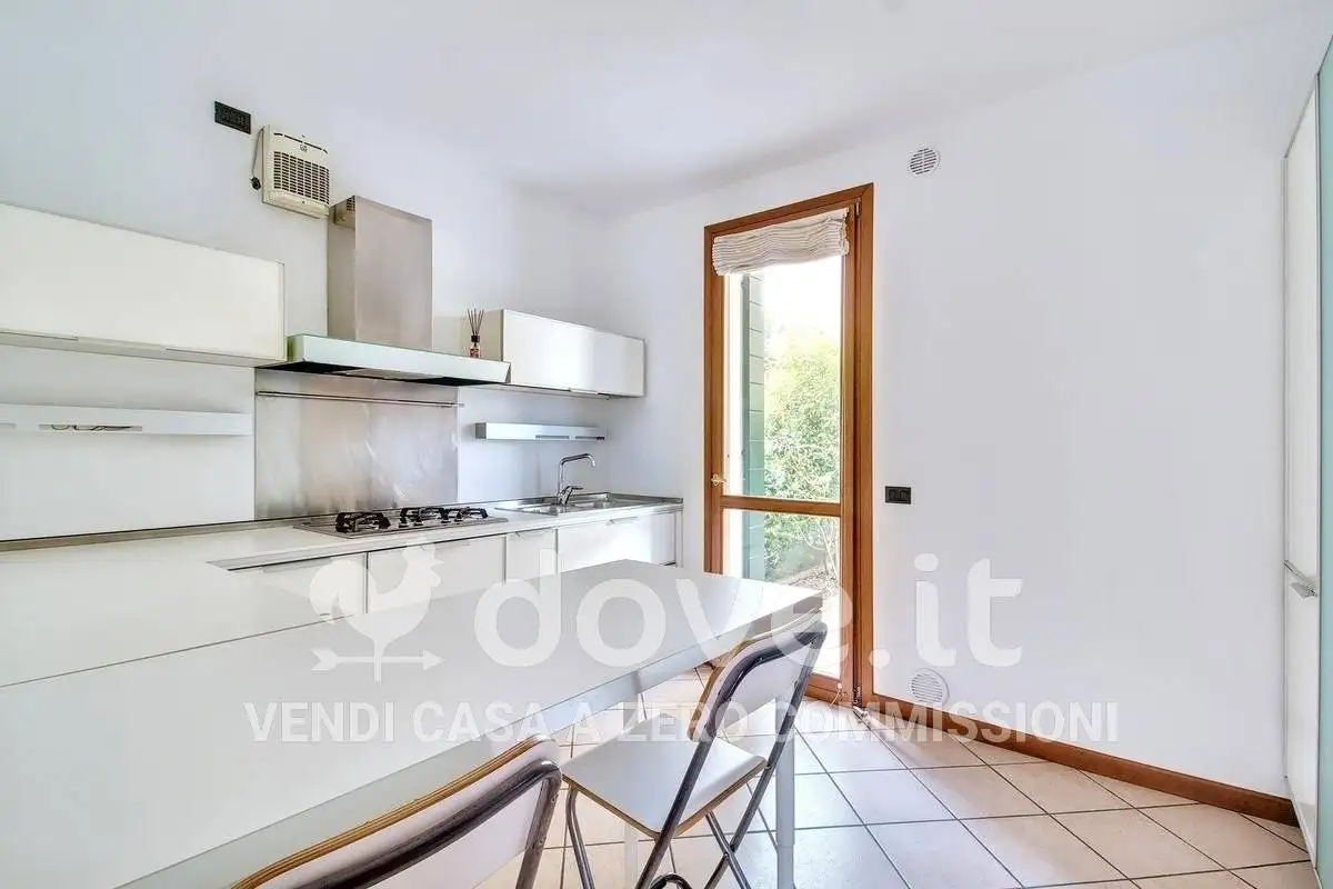 Villa a schiera viale U. Foscolo 15, Due Carrare - foto 4