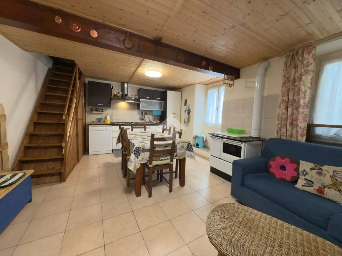 Casa indipendente in vendita a Castello dell'Acqua