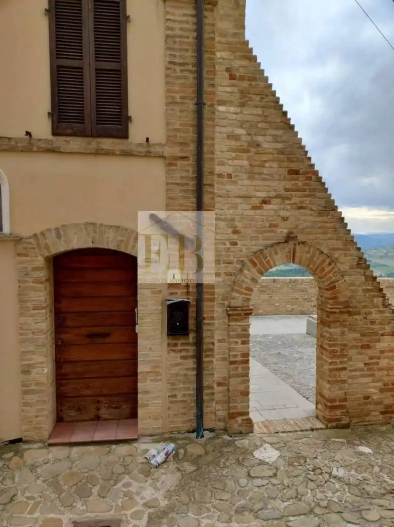 Trilocale piazza Umberto I', 2, Centro, Castorano - foto 5