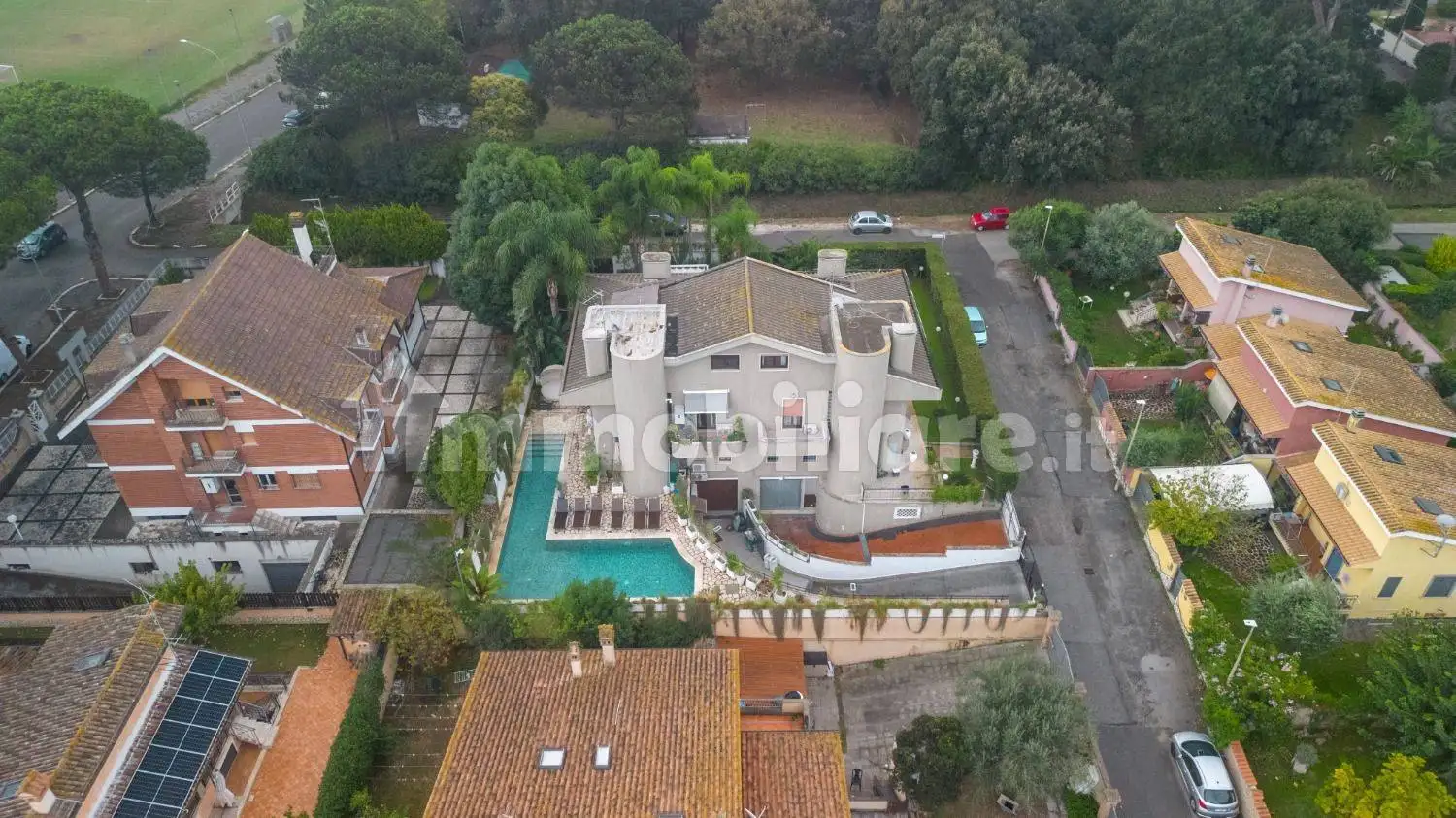 Villa bifamiliare in vendita a Roma
