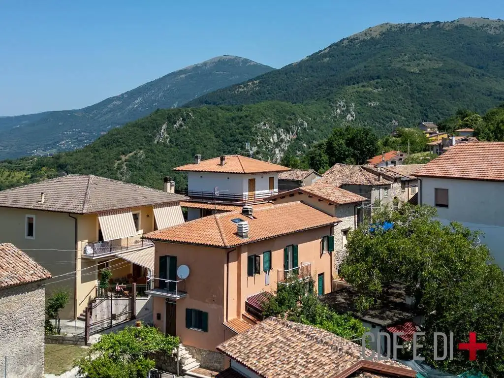 Villa bifamiliare via della Resistenza, Cantalice - foto 2