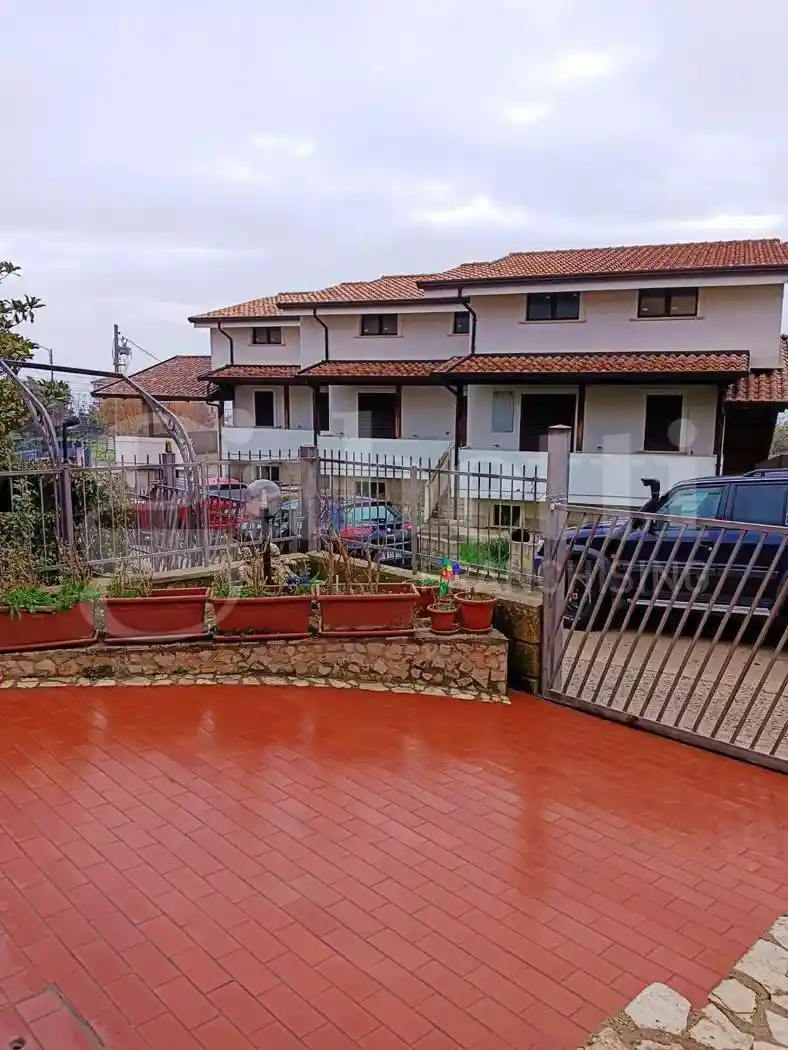 Villa bifamiliare via Acqua Sulfurea, 6, Marano Marchesato - foto 4