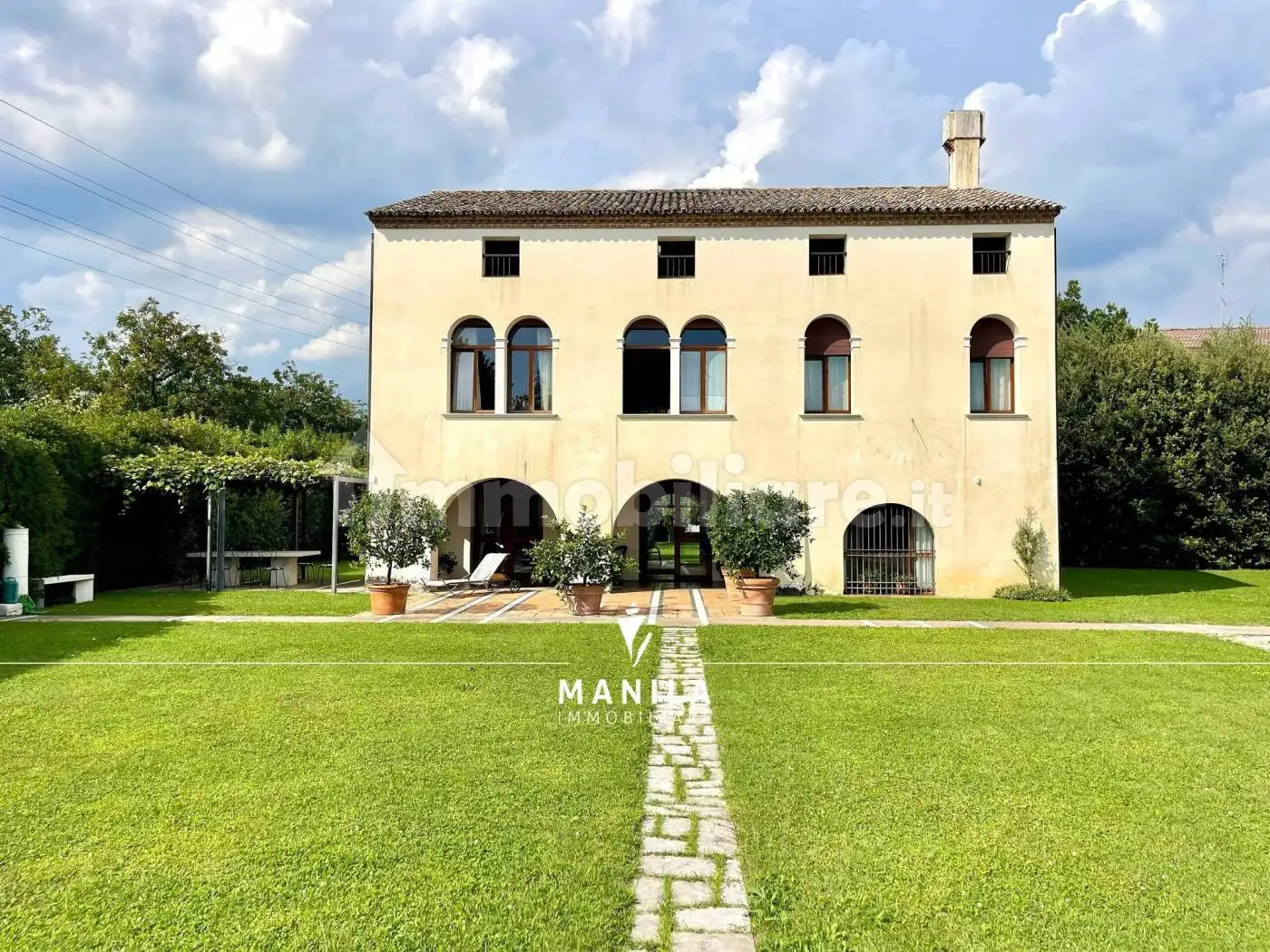 Villa in vendita a Caerano di San Marco