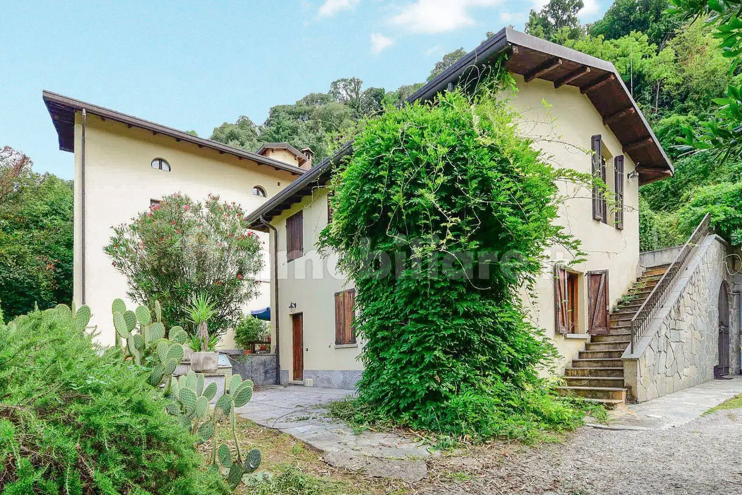 Villa in vendita a Castello di Brianza