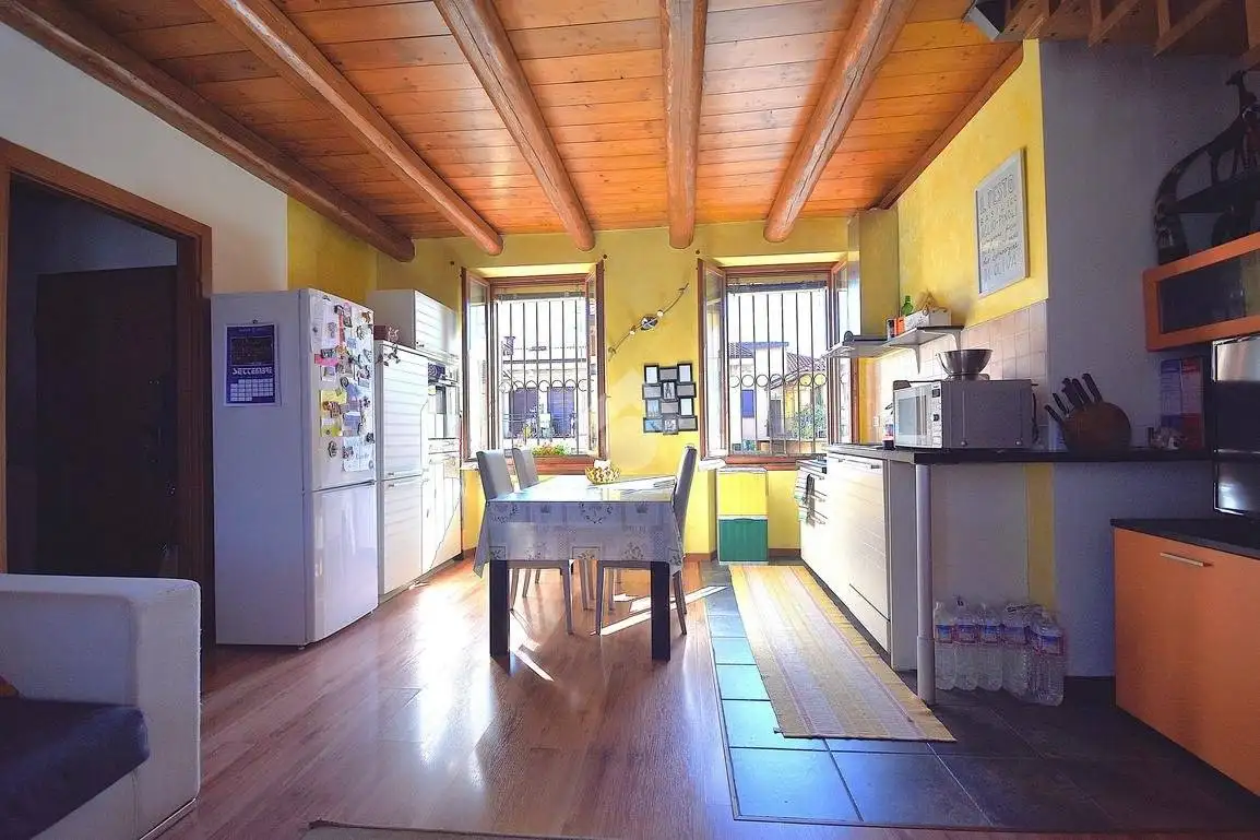 Appartamento in vendita a Alzate Brianza