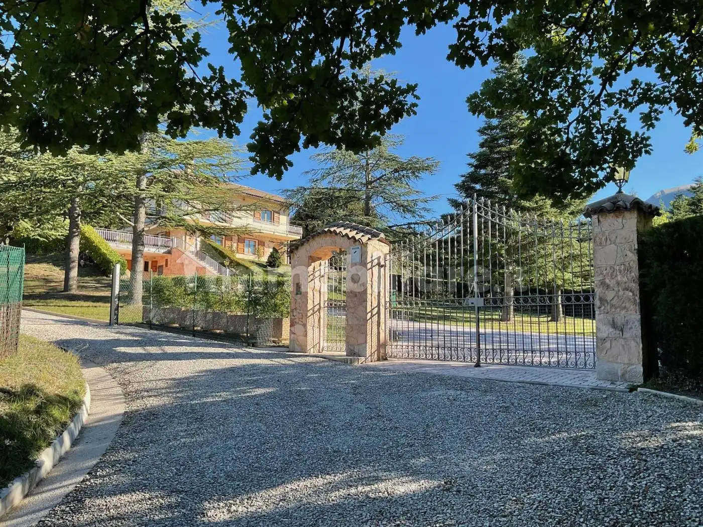 Villa unifamiliare, ottimo stato, 599 m², Fiastra - foto 2