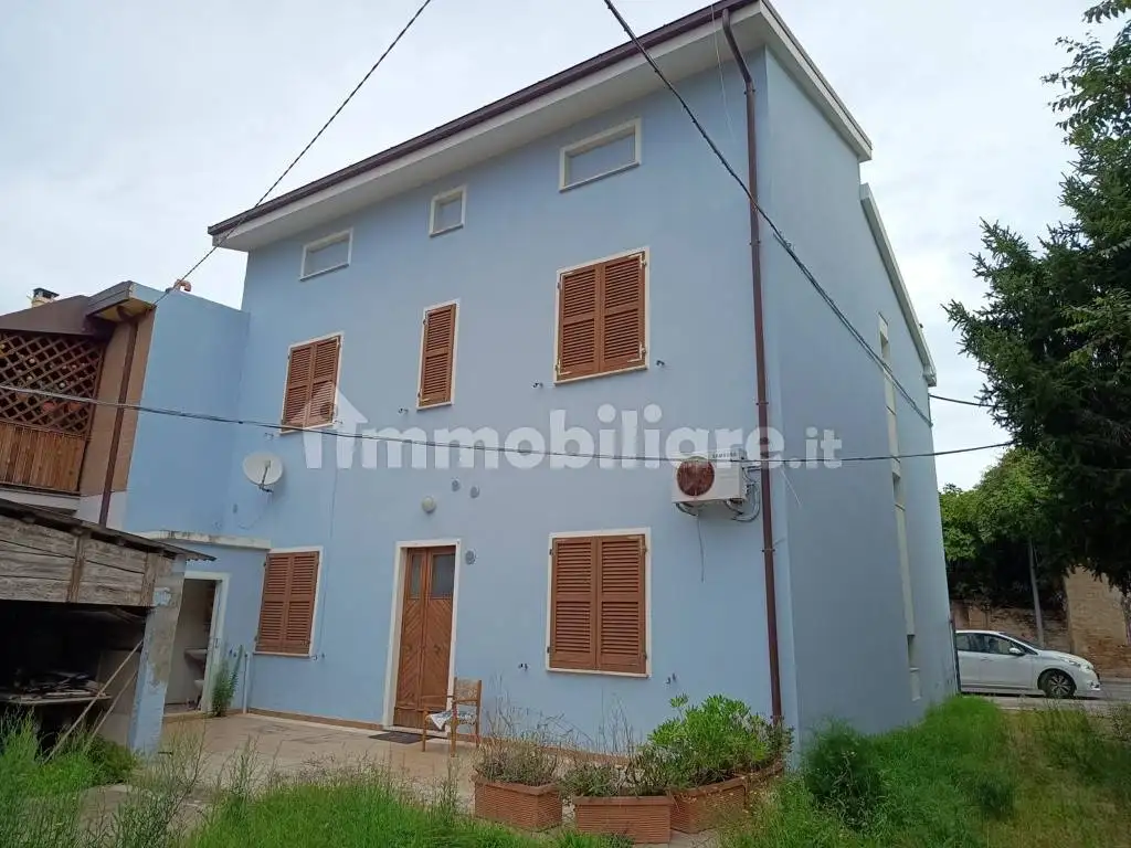 Casa indipendente in vendita a Pesaro