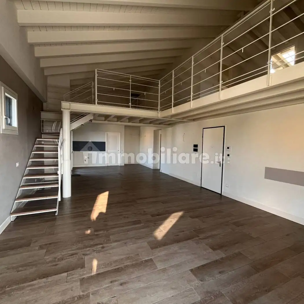 Attico - Mansarda in affitto a Brescia