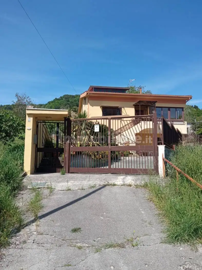 Villa in vendita a Rocchetta e Croce
