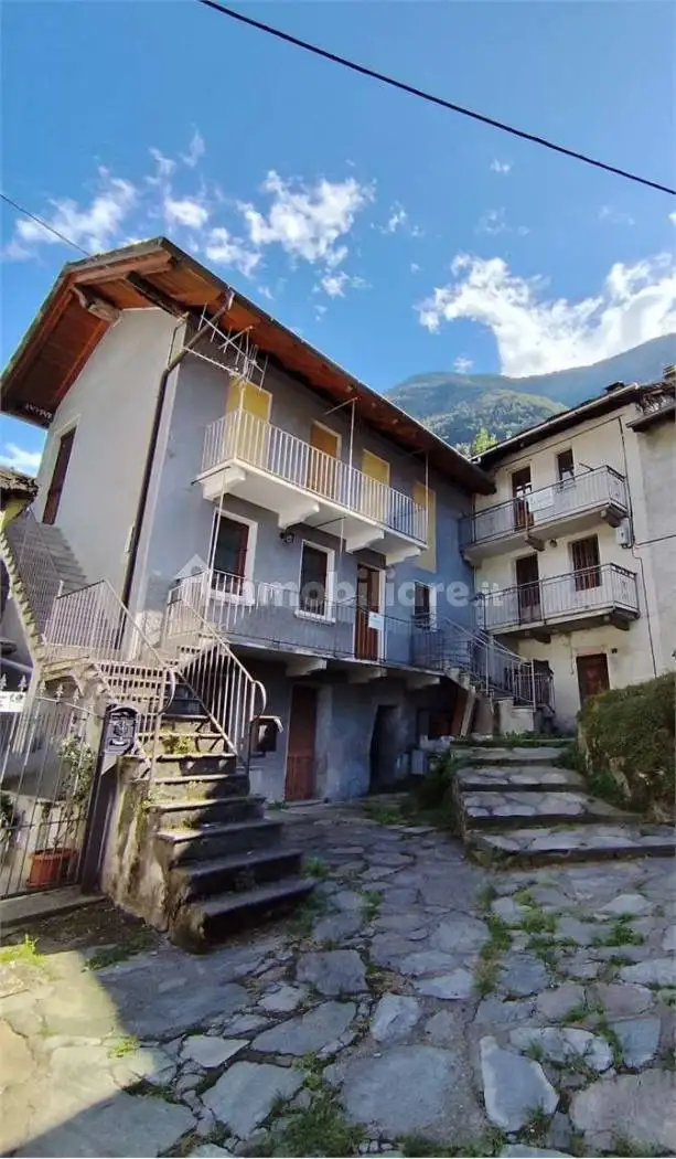 Casa indipendente in vendita a Arnad