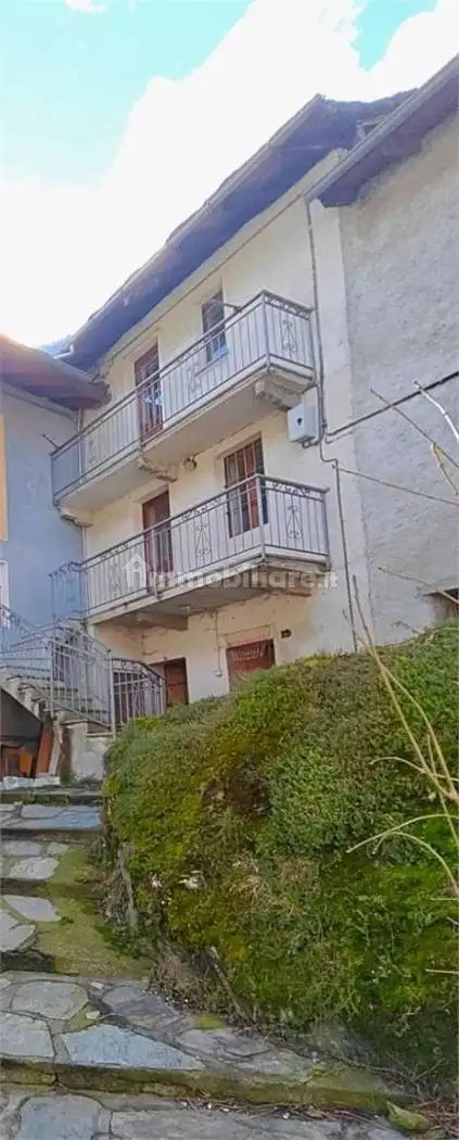 Terratetto unifamiliare 200 m², buono stato, Echallod, Arnad - foto 2