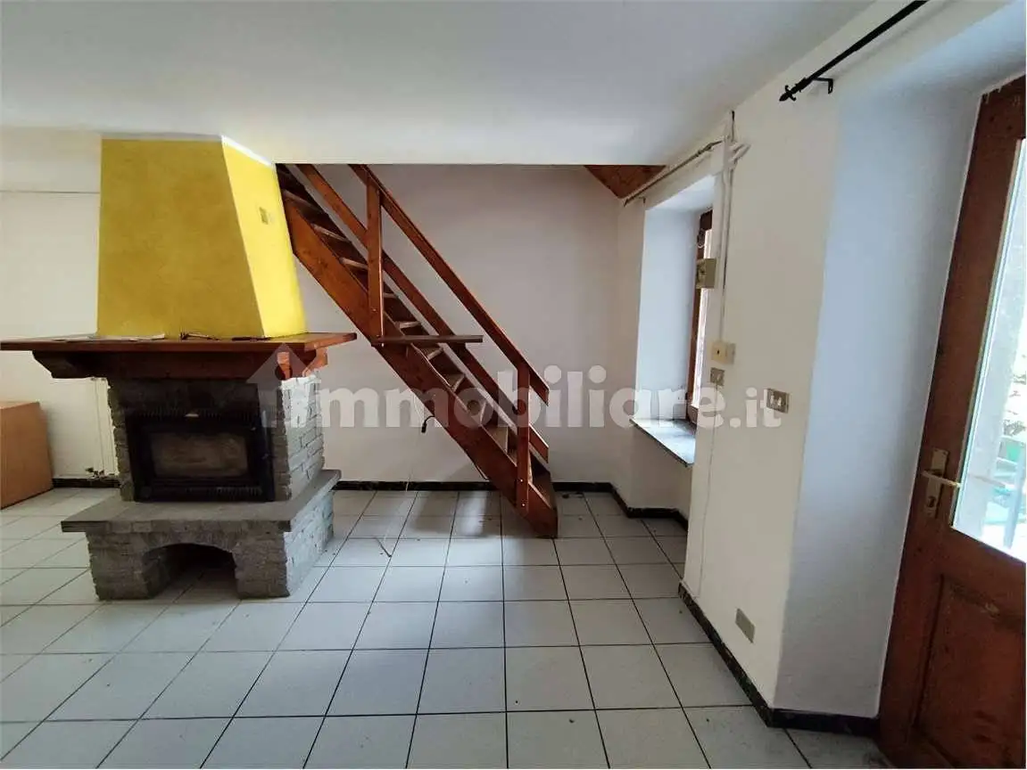 Terratetto unifamiliare 200 m², buono stato, Echallod, Arnad - foto 3