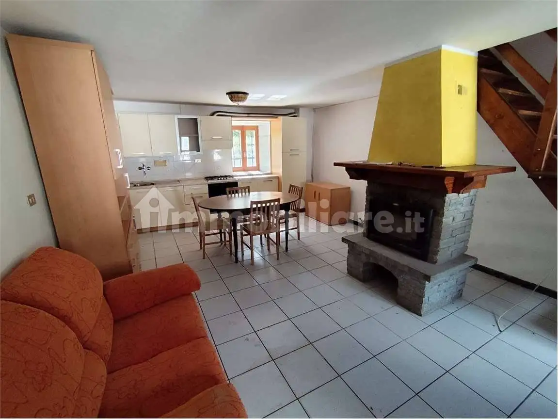 Terratetto unifamiliare 200 m², buono stato, Echallod, Arnad - foto 4