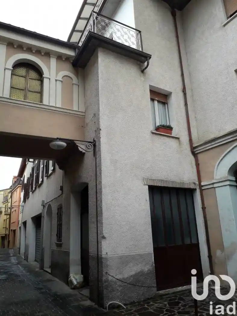 Palazzo - Edificio in vendita a Gualdo Tadino