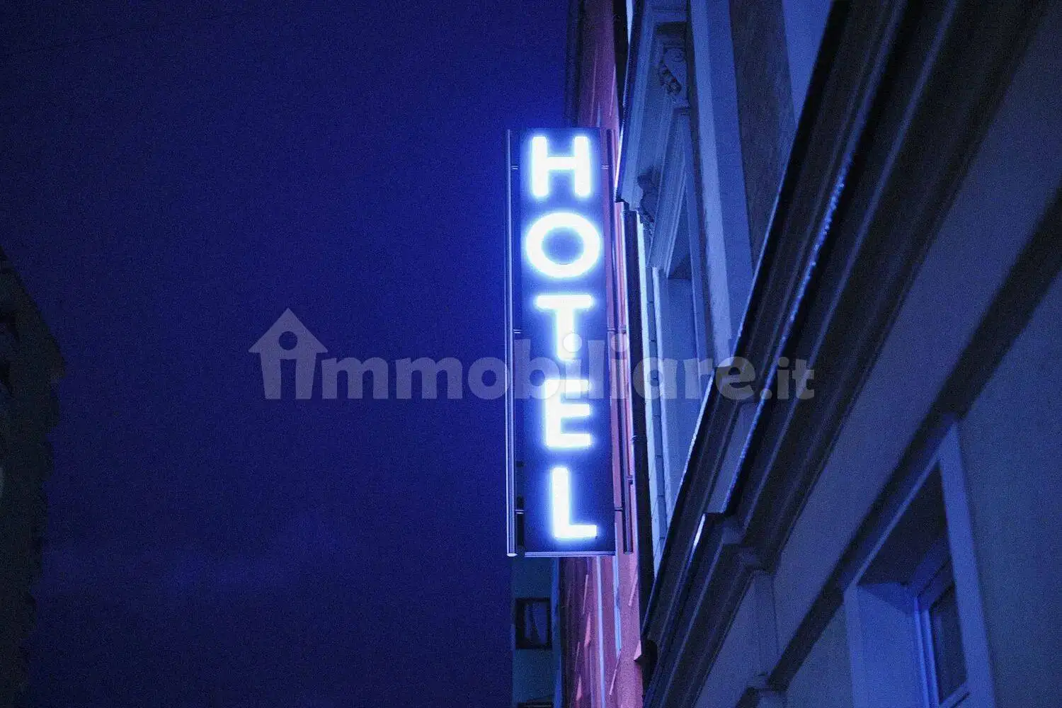 Palazzo - Edificio in vendita a Peschiera Borromeo